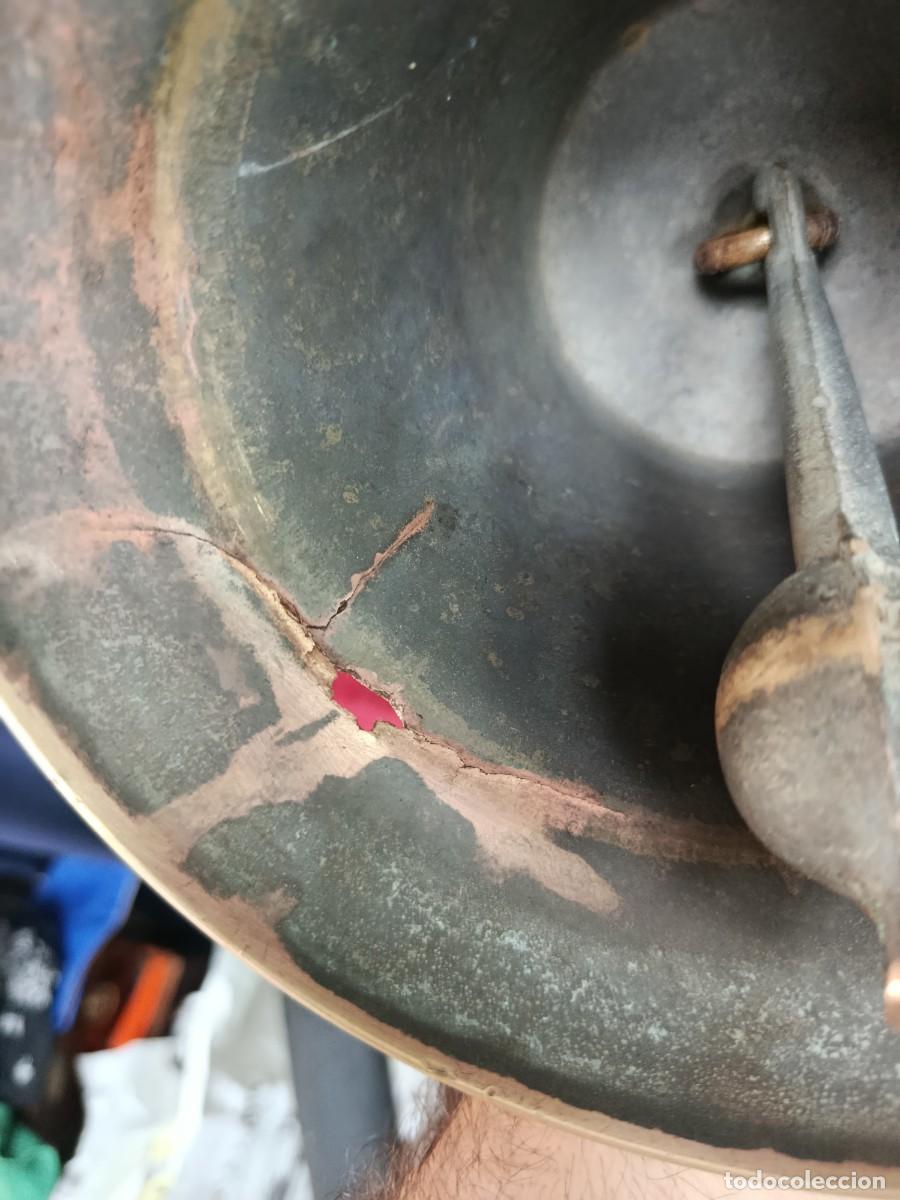 Antig&uuml;edades: Campana antigua de bronce. - Foto 4