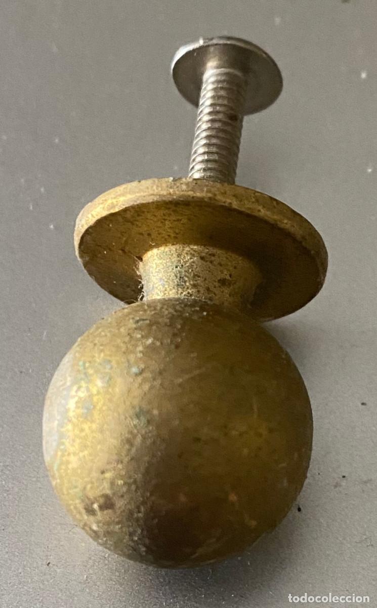 Antig&uuml;edades: Tirador met&aacute;lico para muebles. Bricolaje, restauraci&oacute;n, reciclaje. Bronce. Con tornillo de montaje.