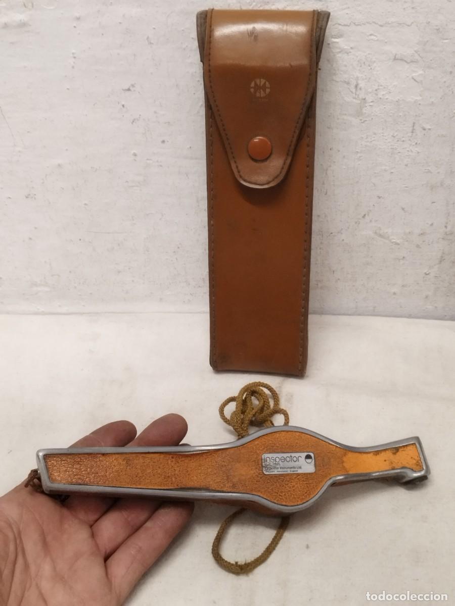 Antig&uuml;edades: Antiguo aparato elcometer inspector. Medidor de recubrimiento. Herramienta en su funda original.
