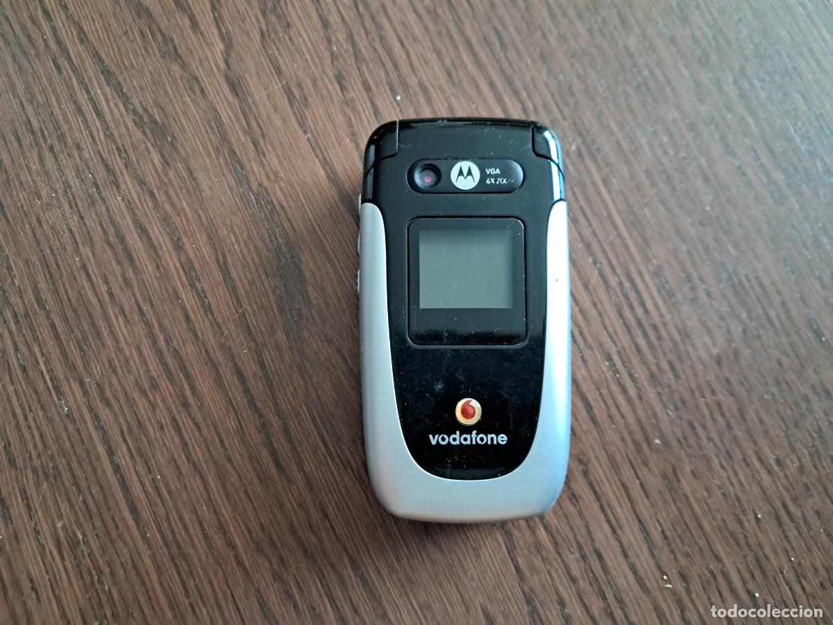 Tel&eacute;fonos: tel&eacute;fono m&oacute;vil, motorola mod. V360V, vodafone.