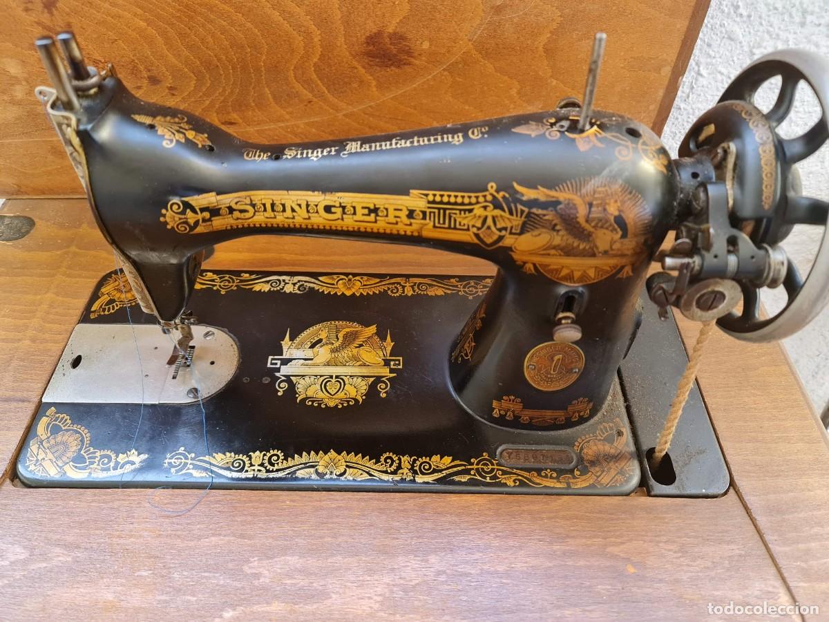 Antig&uuml;edades: M&aacute;quina de coser antigua - Foto 1