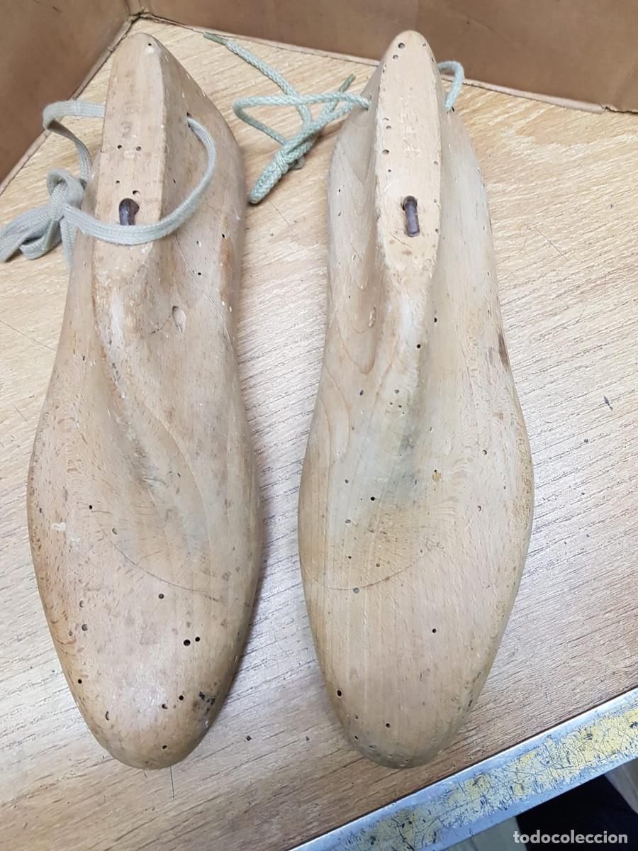 Antig&uuml;edades: ANTIGUA HORMA DE ZAPATOS DE MADERA - Foto 2