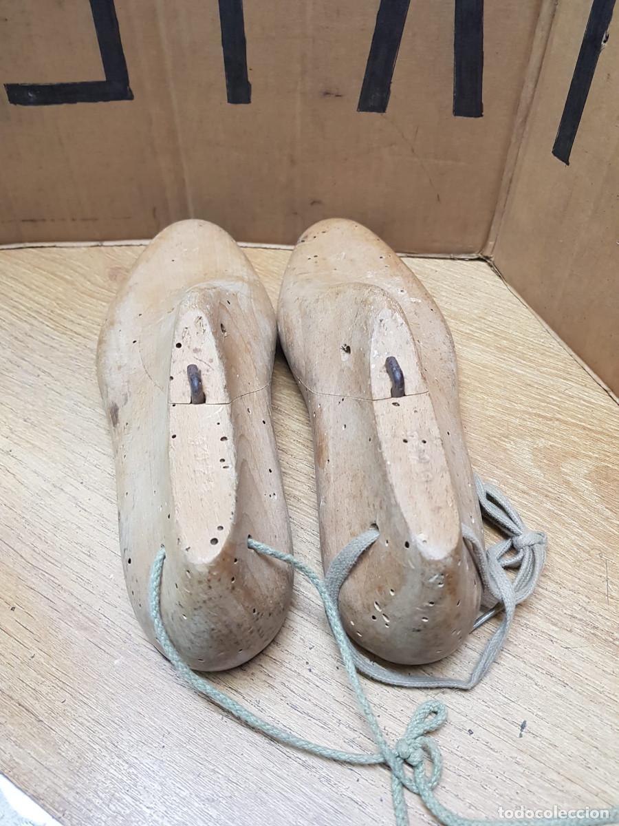 Antig&uuml;edades: ANTIGUA HORMA DE ZAPATOS DE MADERA - Foto 3