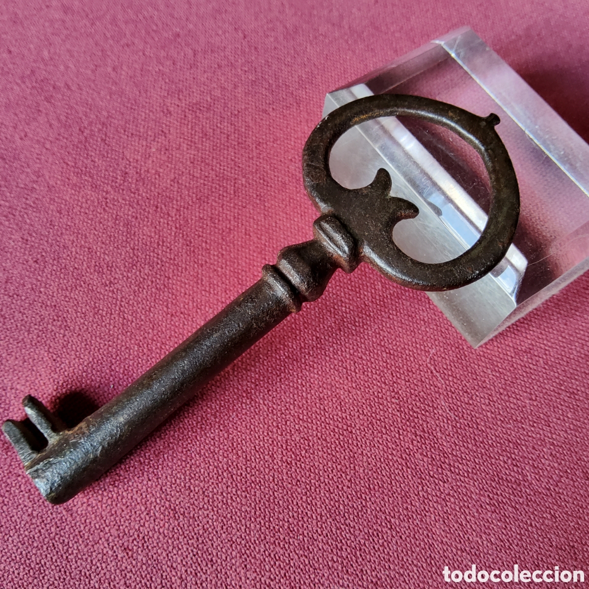 Antig&uuml;edades: ANTIGUA LLAVE DE HIERRO FORJADO, ESPA&Ntilde;A SIGLOS XVII-XVIII