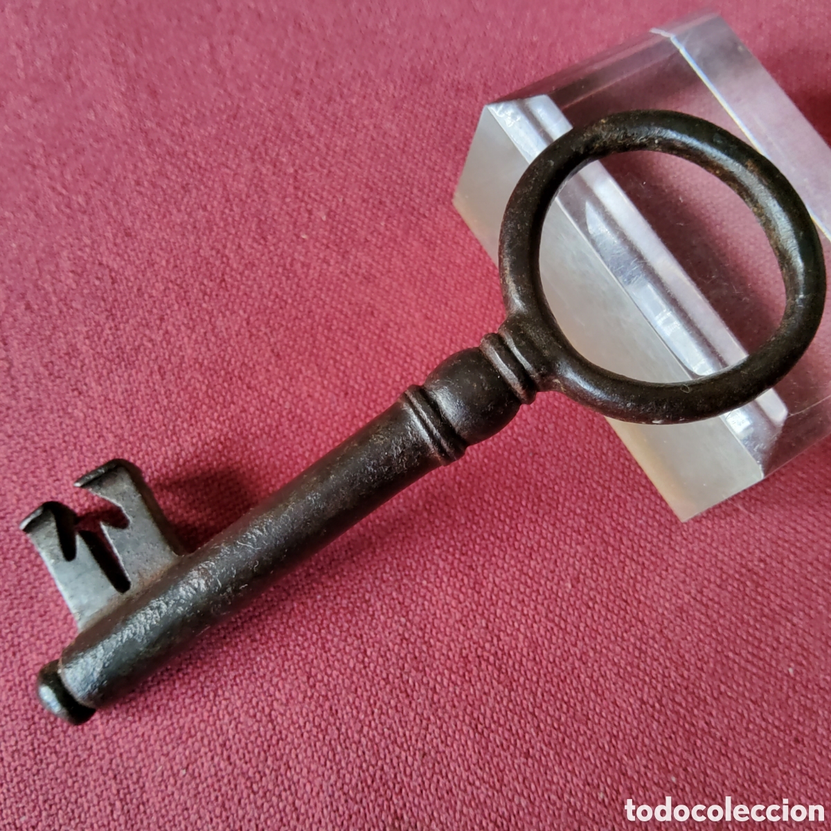 Antig&uuml;edades: ANTIGUA LLAVE DE HIERRO FORJADO, ESPA&Ntilde;A SIGLO XVIII