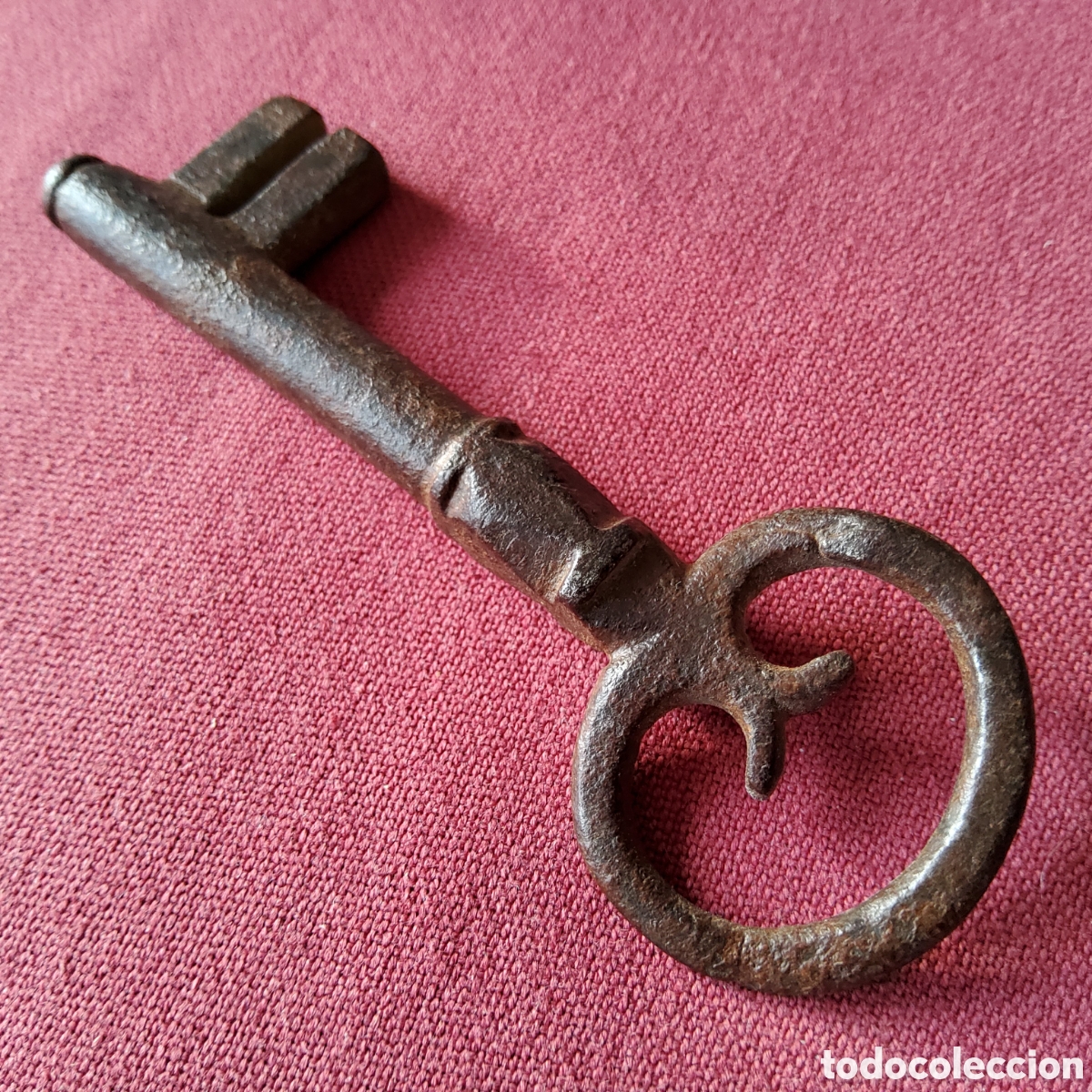 Antig&uuml;edades: ANTIGUA LLAVE DE HIERRO FORJADO, ESPA&Ntilde;A SIGLO XVIII