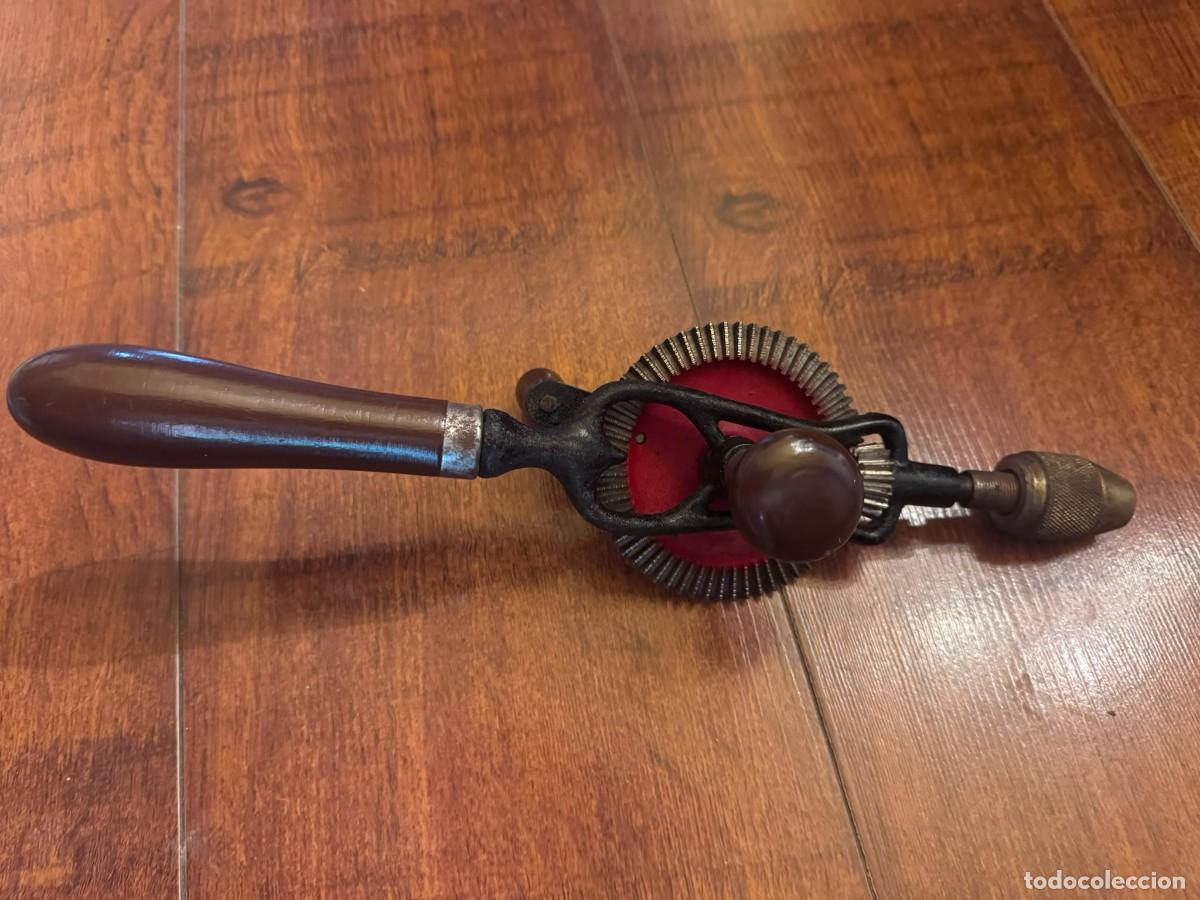 Antig&uuml;edades: Precioso taladro manual antiguo