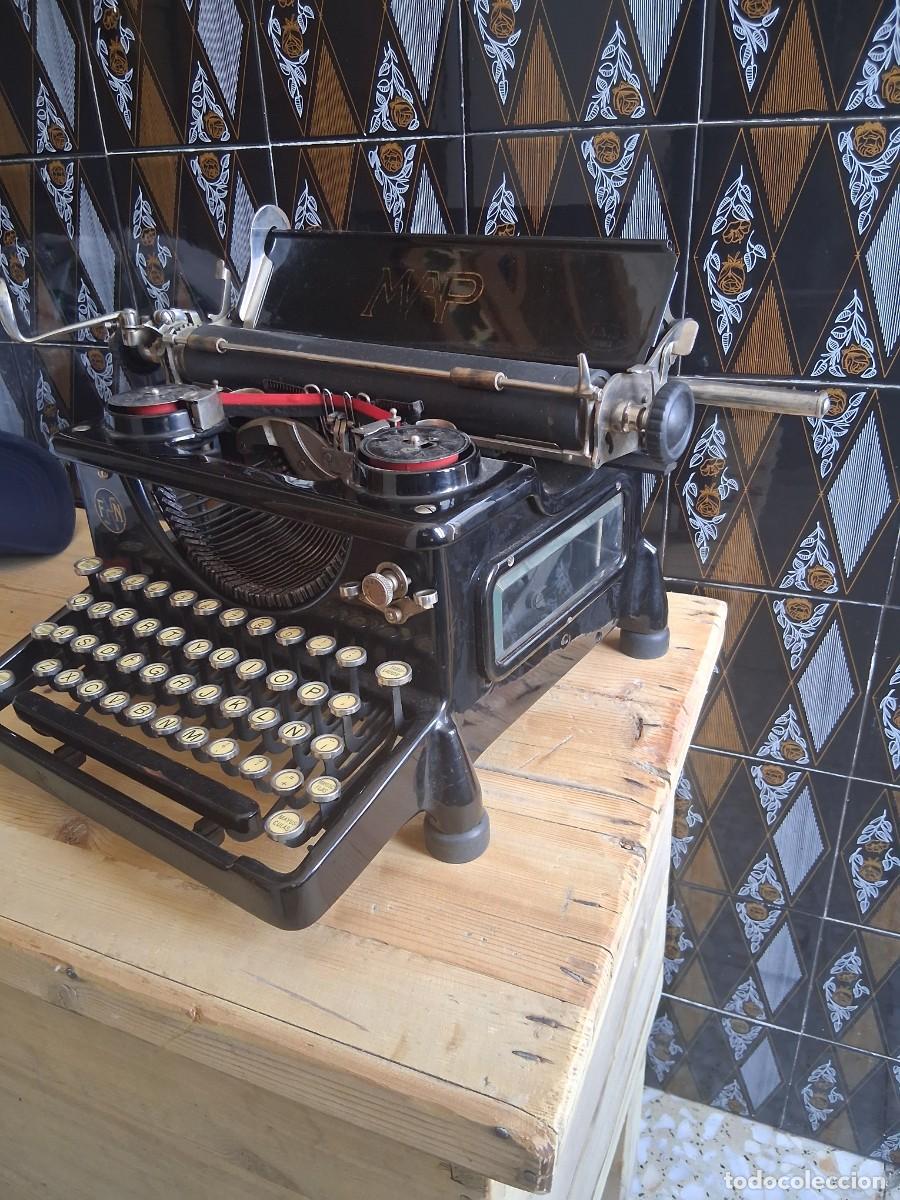 Antig&uuml;edades: Maquina de escribir MAP Manufacture d'Armes de Paris Francia