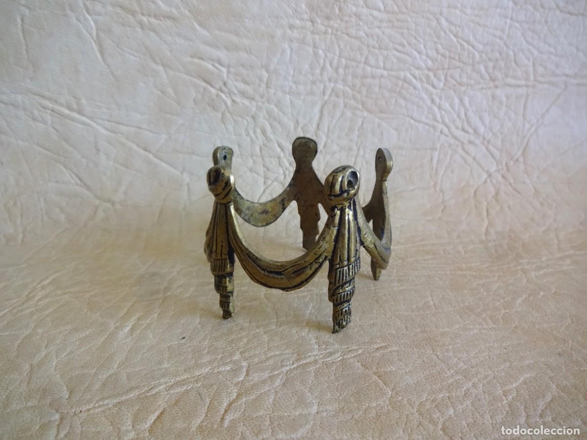 Antig&uuml;edades: embellecedor de laton redondo eje de lampara 5,8 cm diametro