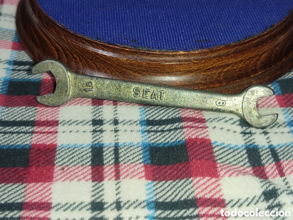 Antig&uuml;edades: Llave fija 8 - 10 de Seat. - Foto 2
