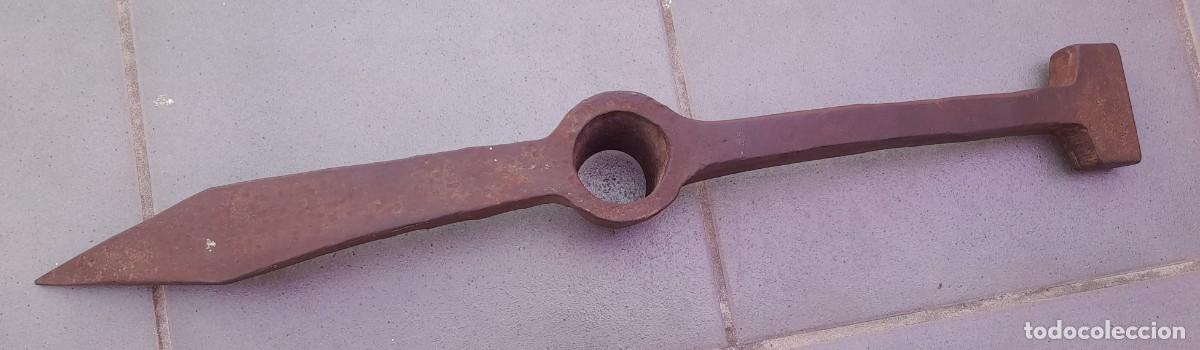 Antig&uuml;edades: antiguo pico ferroviario, de ferrocarriles, Renfe, 65cm aprox de largo
