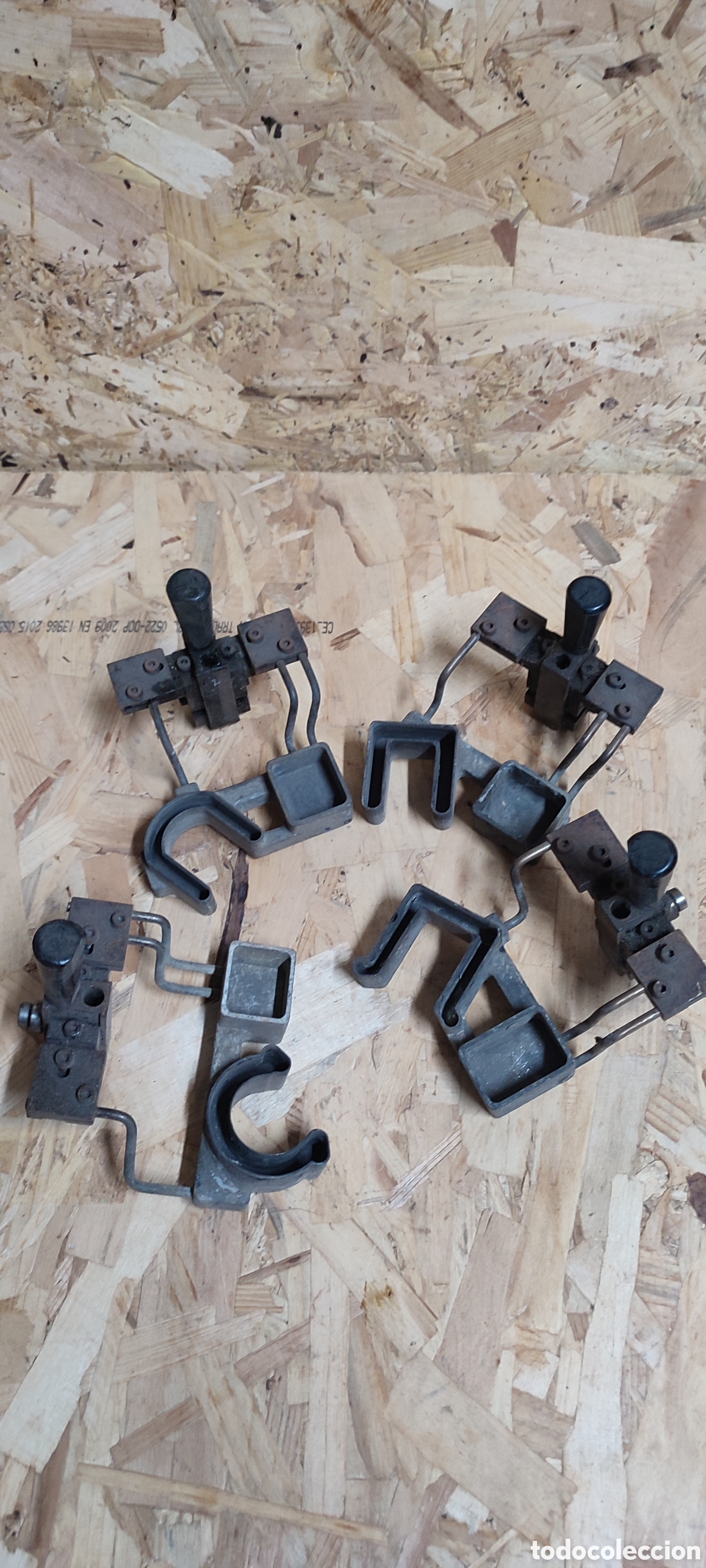 Antiquit&eacute;s: Moldes antiguos para soldaduras aluminotermicas en electr&oacute;nica.