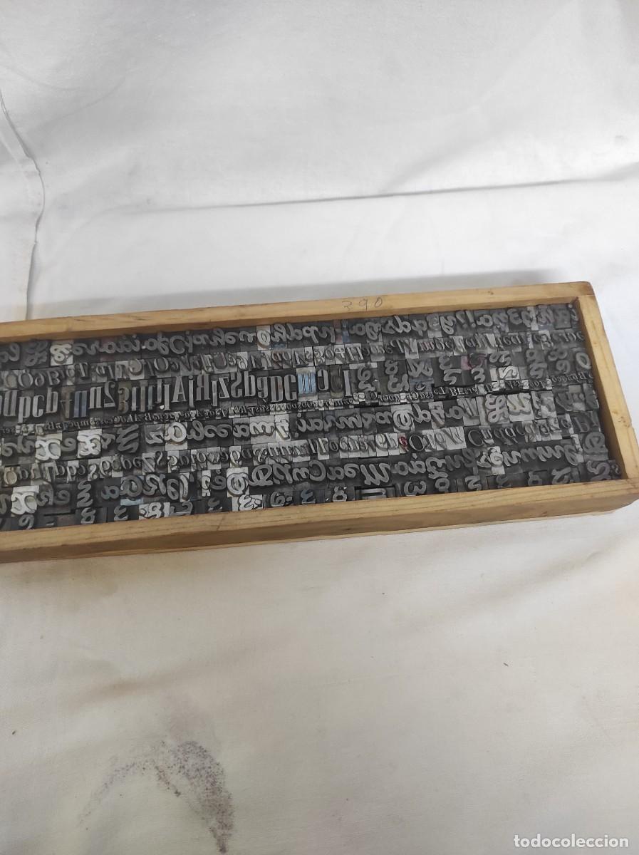Antig&uuml;edades: Bonito lote de letras y n&uacute;meros de imprenta 390 unidades!
