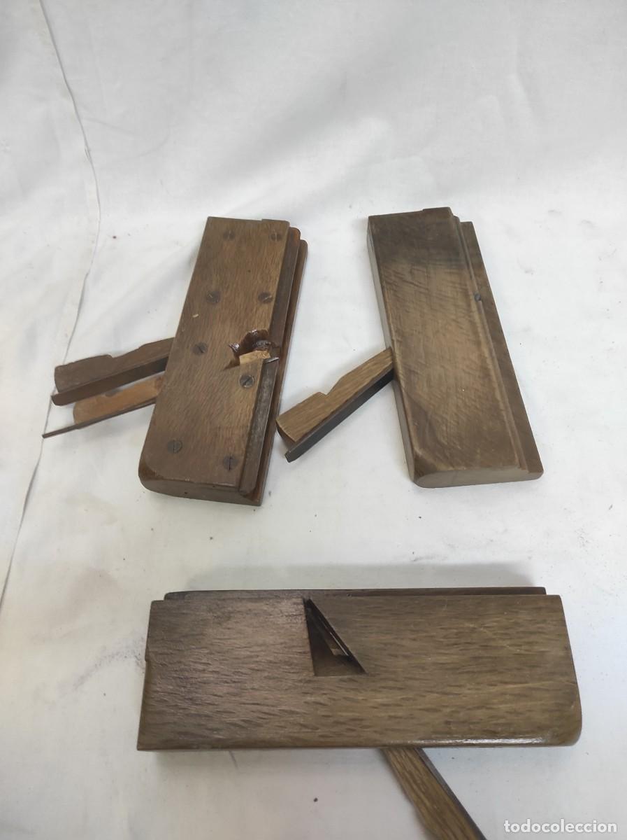 Antig&uuml;edades: Lote 3 cepillos de carpintero limpios y barnizados muy decorativos!