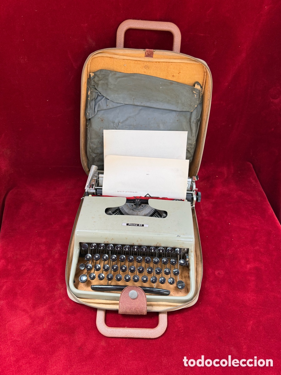 Antiques: Antigua maquina escribir Hispano Olivetti,pluma 22!