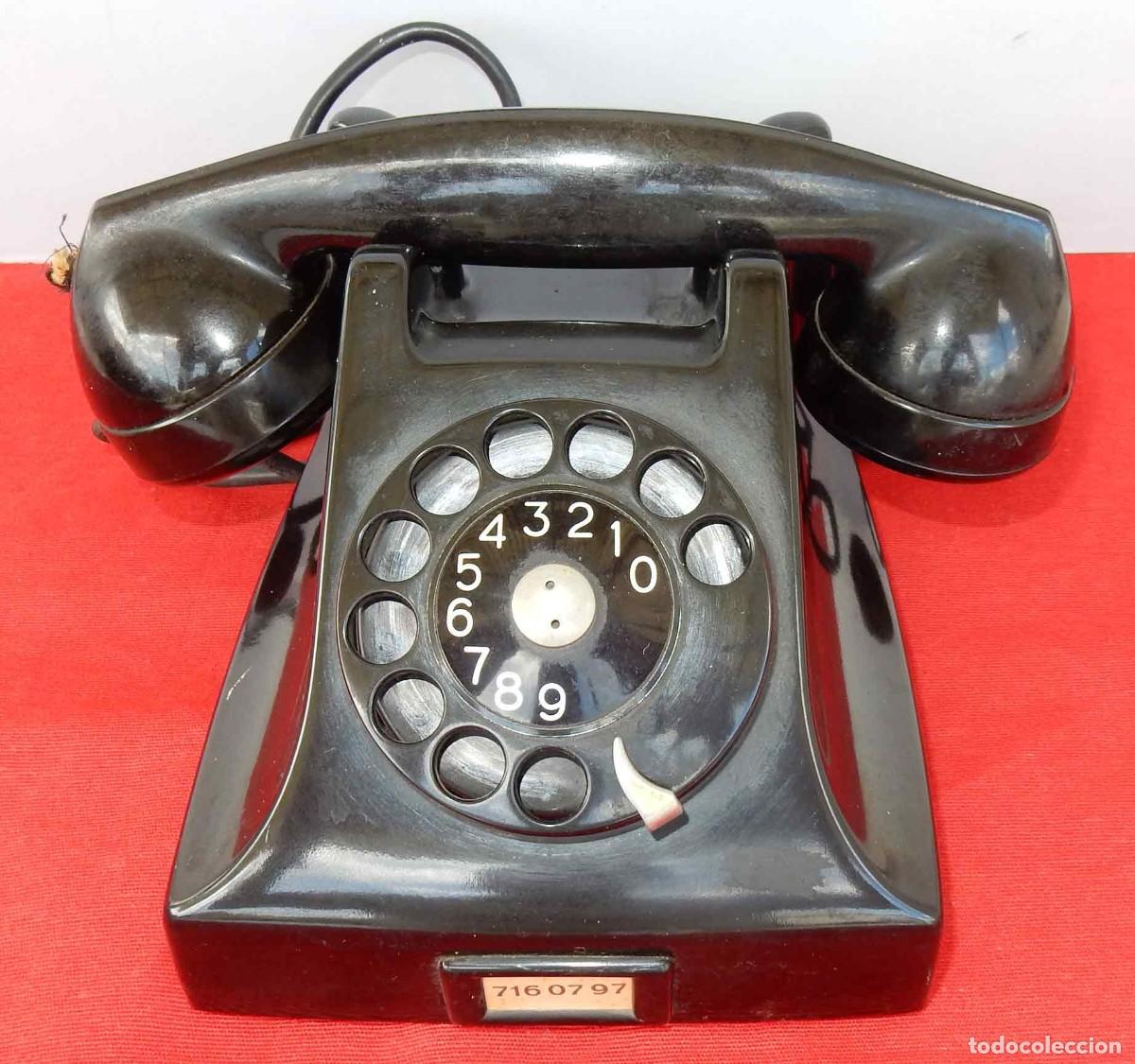 Phones: Tel&eacute;fono antiguo L M ERICSSON - de baquelita -