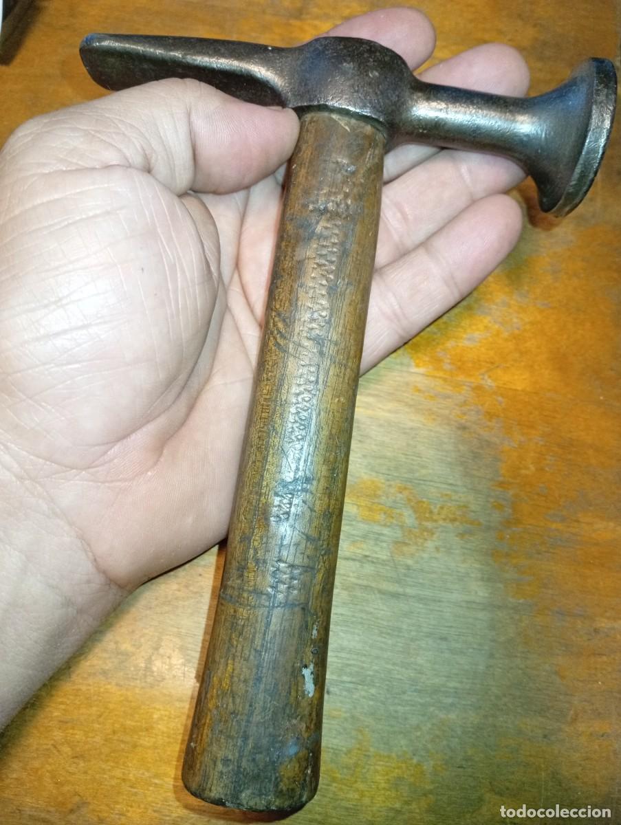 Antig&uuml;edades: Bonito martillo tapicero zapatero cabeza acero mango madera marcaje colecci&oacute;n
