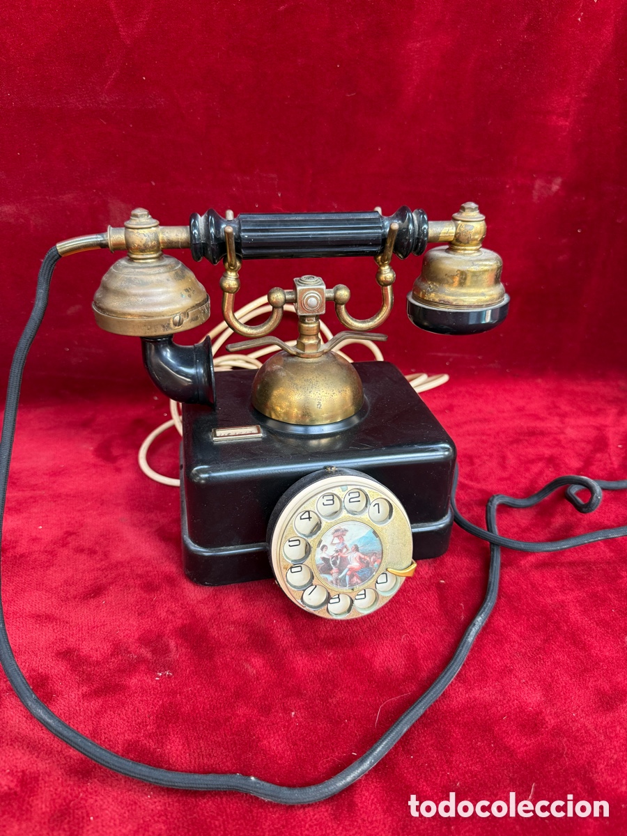 Tel&eacute;fonos: Antiguo y precioso telefono de mesa,de rueda!
