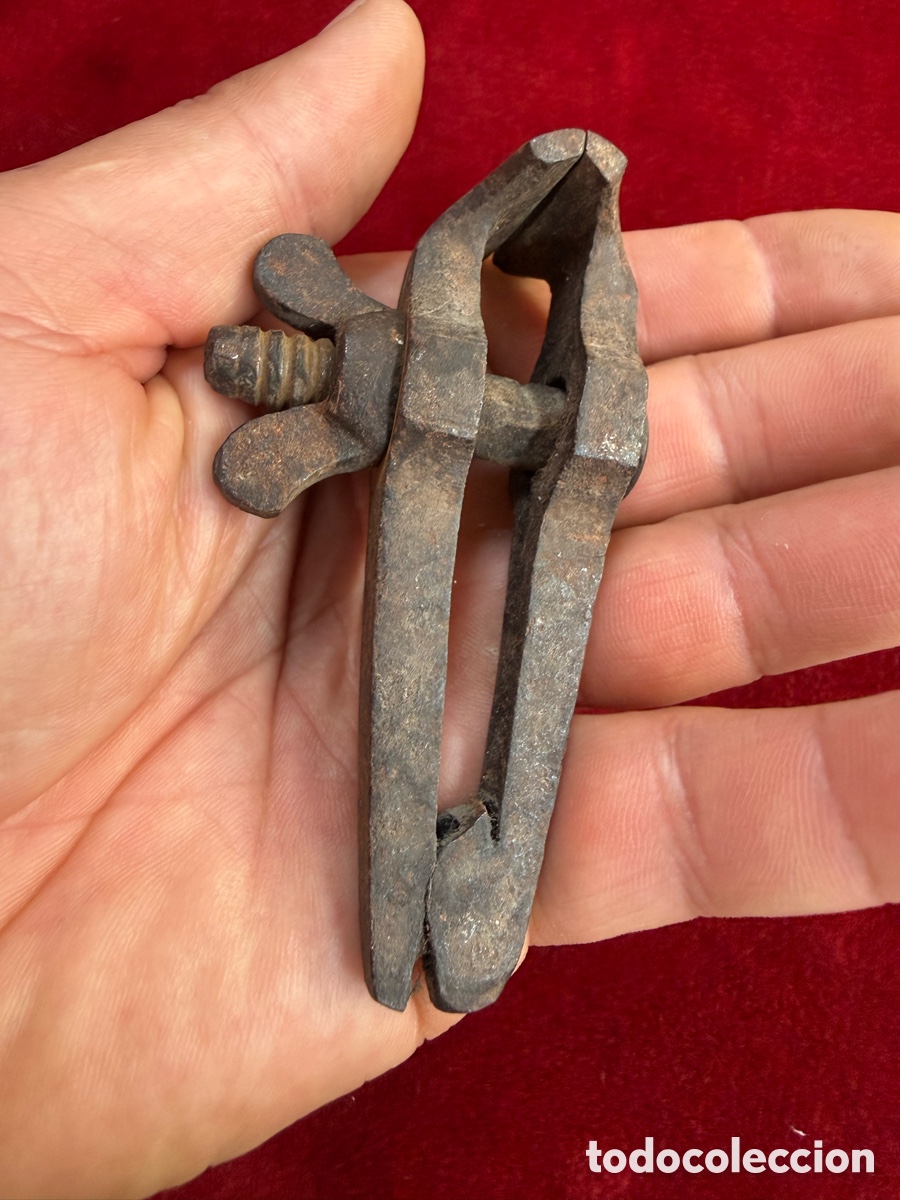 Antig&uuml;edades: Antigua entenalla de joyeria fina,Siglo XVIII