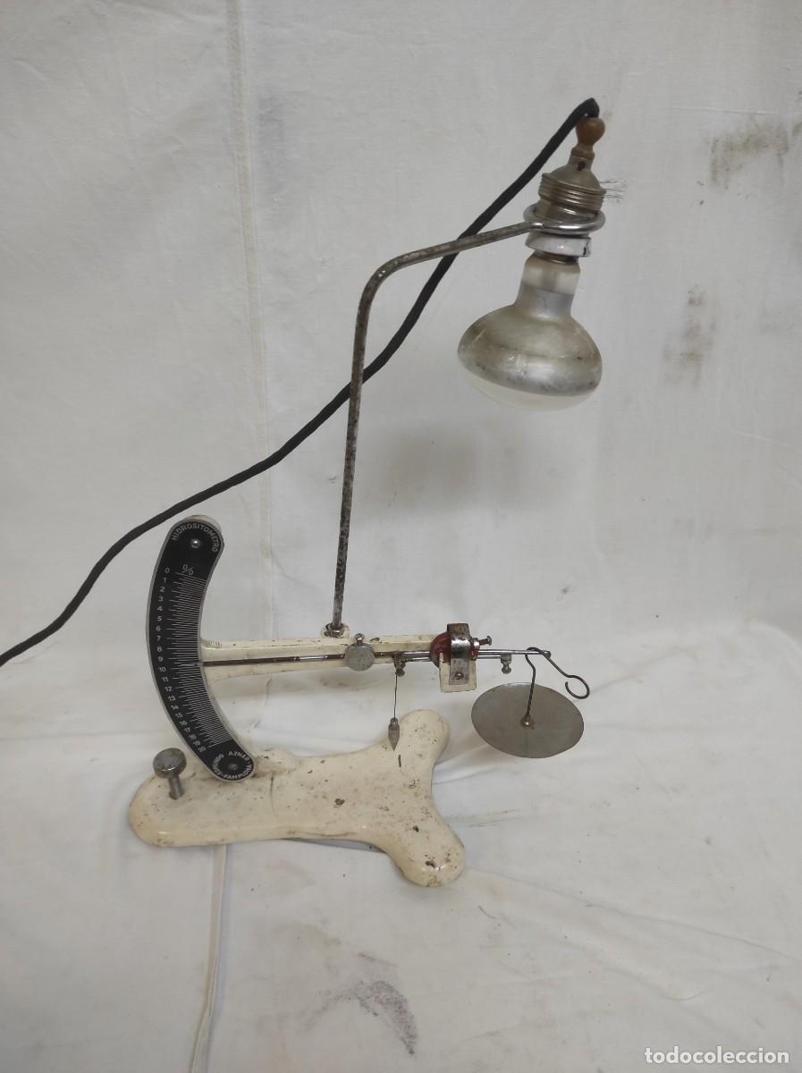 Antig&uuml;edades: Muy rara balanza o balanza de laboratorio de fisica, electricidad con luz.