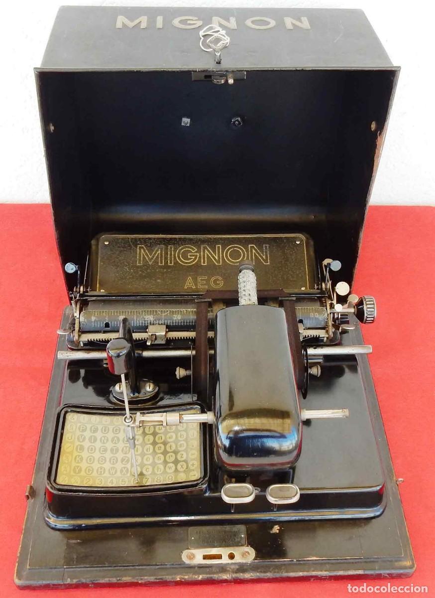 Oggetti Antichi: M&aacute;quina de escribir MIGNON n&ordm; 3 - del a&ntilde;o 1918, con estuche met&aacute;lico