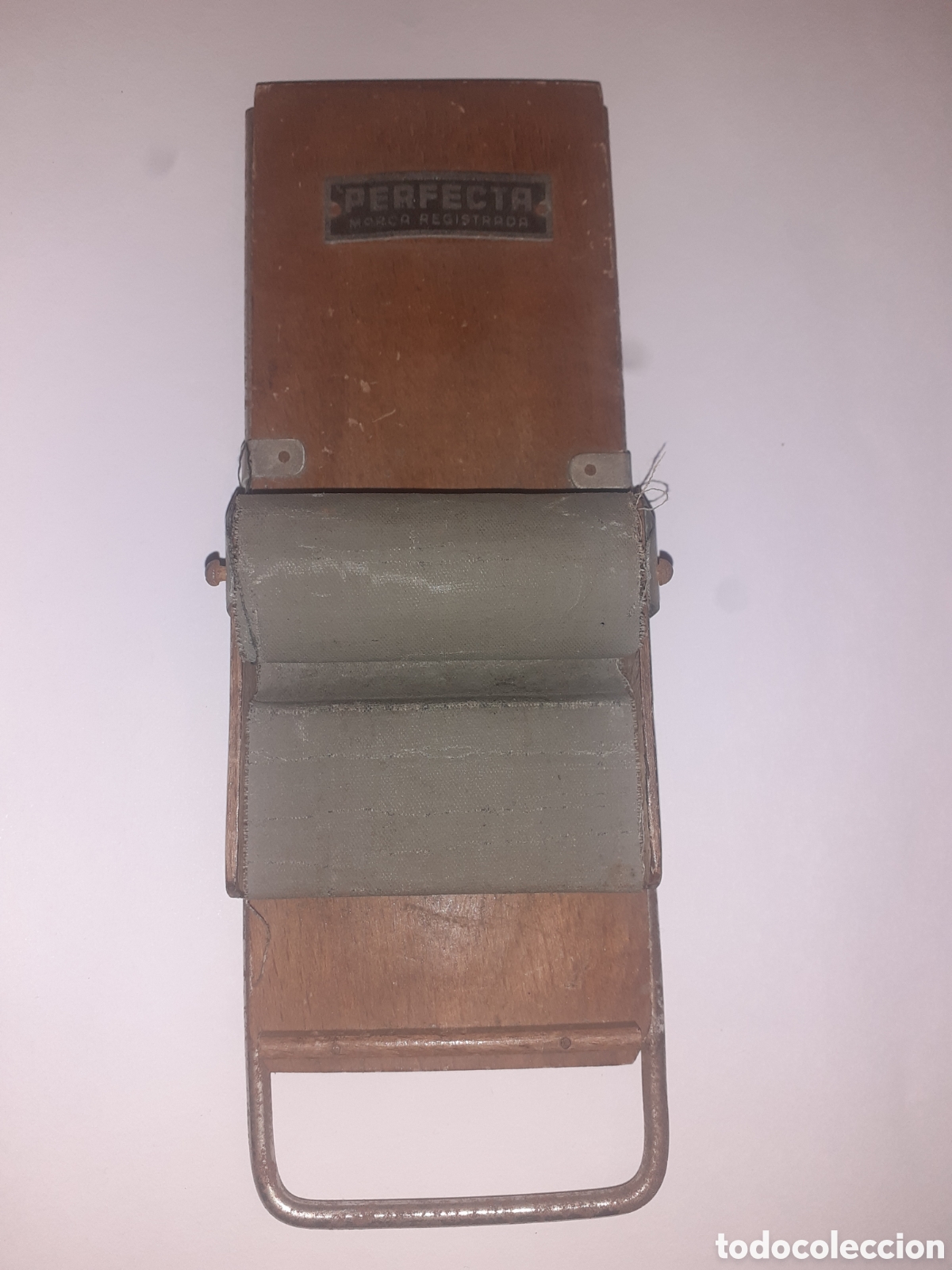 Antig&uuml;edades: ANTIQUISIMA MAQUINA DE LIAR TABACO. MARCA PERFECTA. 20 X 8 X 4 CM