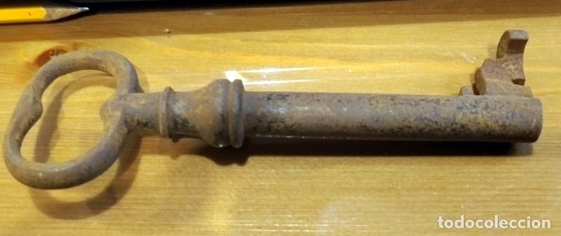 Antig&uuml;edades: ANTIQUISIMA LLAVE DE FORJA, 14 CMS DE LARGO - Foto 1