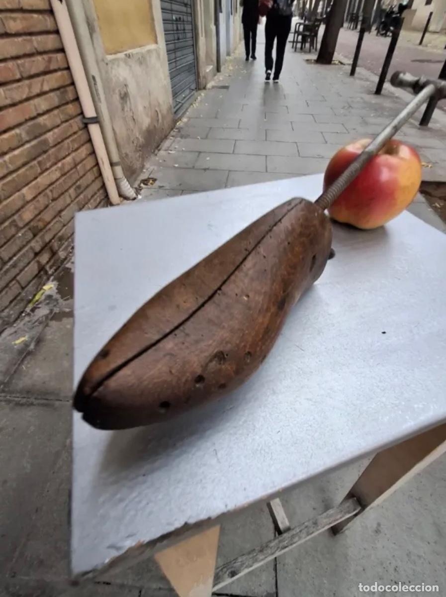 Antig&uuml;edades: Antigua Horma Ensanchadora de Calzado ORMA (Barcelona) - Mec&aacute;nica, Madera e Hierro - 41 cm - Colecci