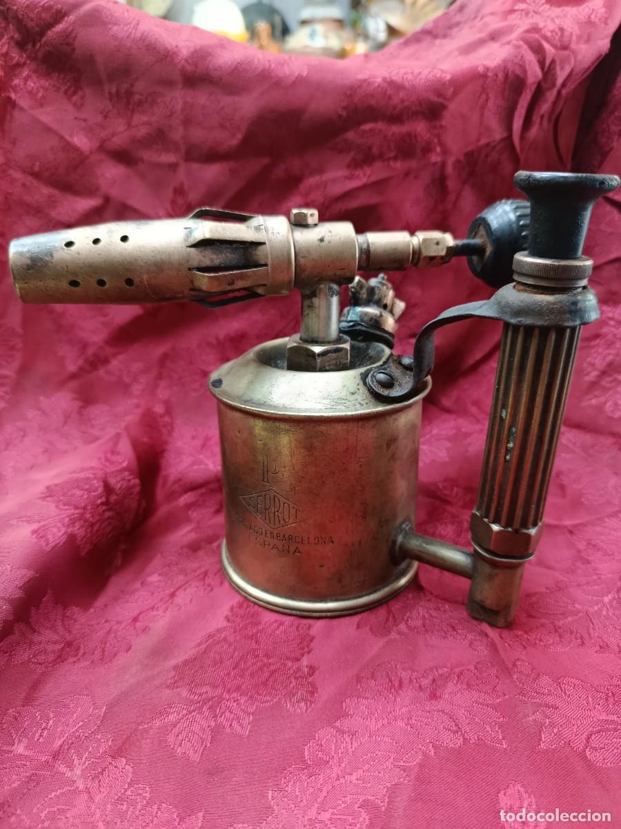 Antig&uuml;edades: Soldador antiguo de lat&oacute;n.Serrot