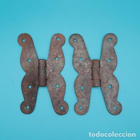 Antig&uuml;edades: Pareja de Bisagras Mariposa Vintage de Hierro &ndash; Herrajes Decorativos para Puertas y Muebles &ndash; 12,5 c