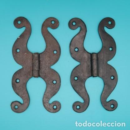 Antig&uuml;edades: Pareja de Bisagras Mariposa Vintage de Hierro Forjado 18 cm &ndash; Herrajes R&uacute;sticos para Puertas
