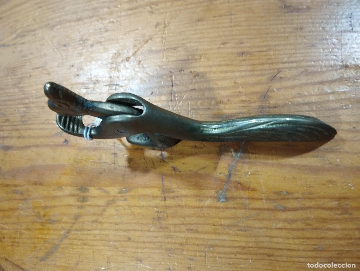 Antig&uuml;edades: CASCANUECES DE BRONCE EN FORMA DE ARDILLA. - Foto 3