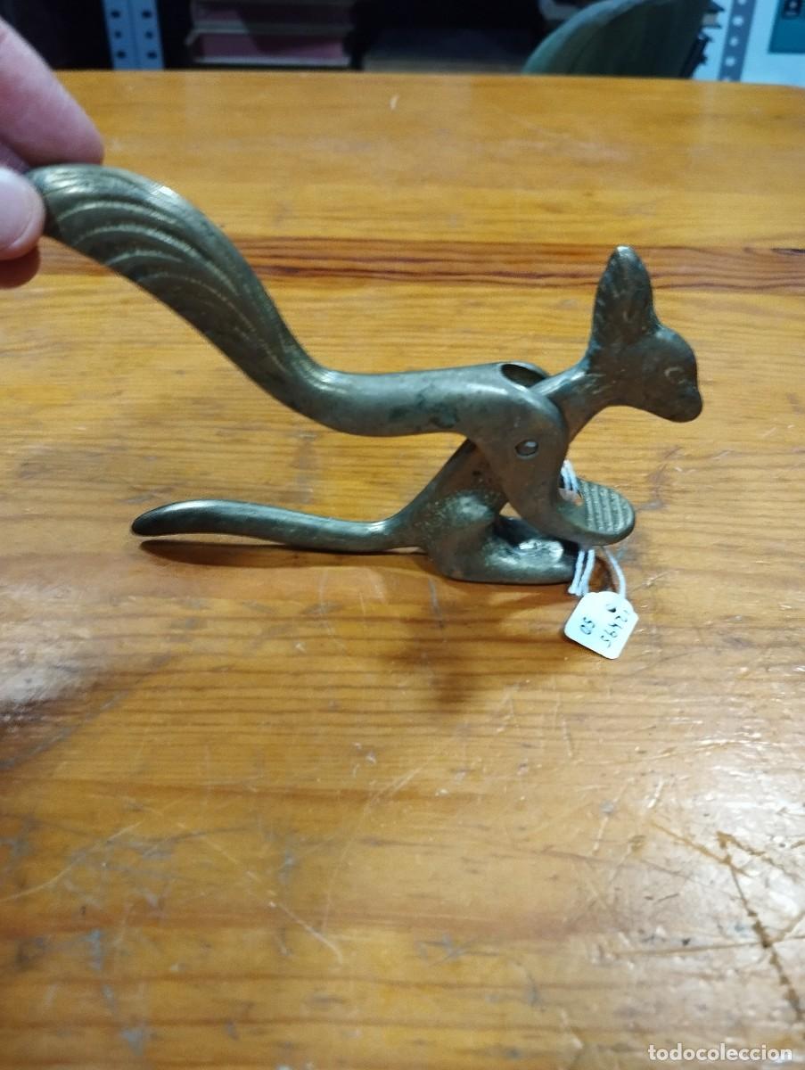 Antig&uuml;edades: CASCANUECES DE BRONCE EN FORMA DE ARDILLA. - Foto 5