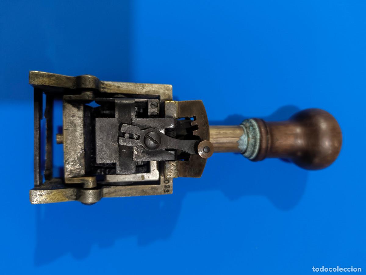 Oggetti Antichi: Antiguo numerador de 6 cifras (4&frac12; mm). Funcionando