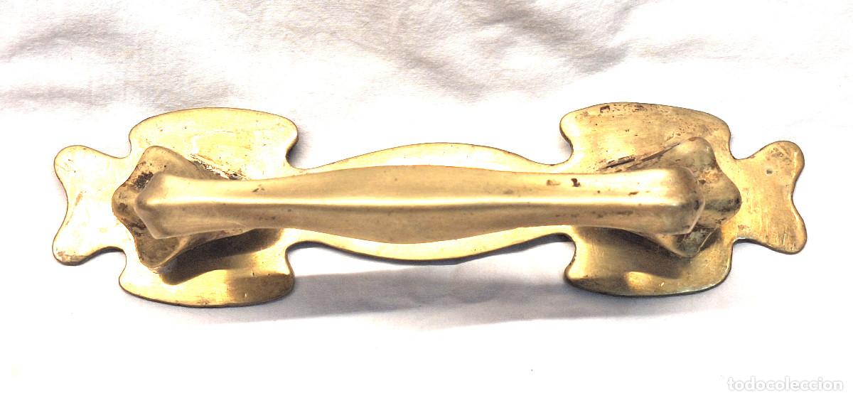 Antig&uuml;edades: Tirador Modernista Circa 1900 Puerta de Bronce. Med. 25 cm