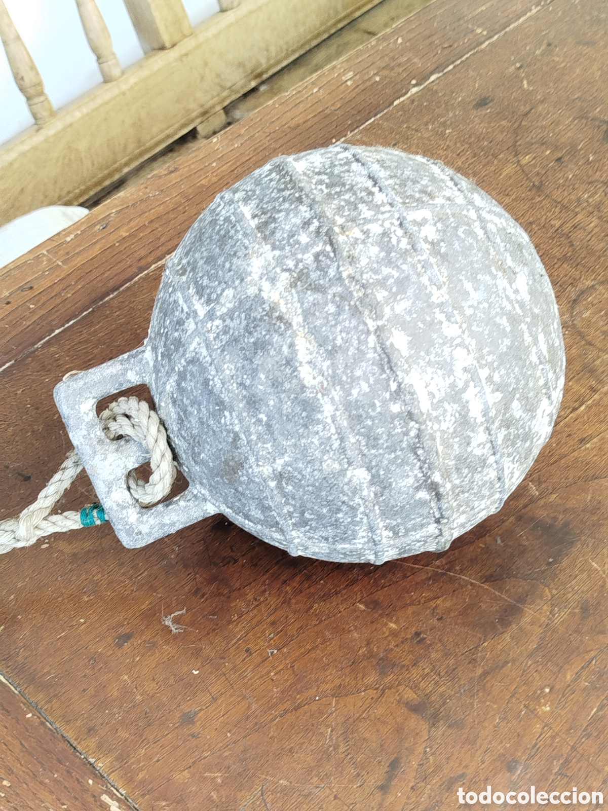 Antig&uuml;edades: 4 boyas marinas de aluminio - Foto 2