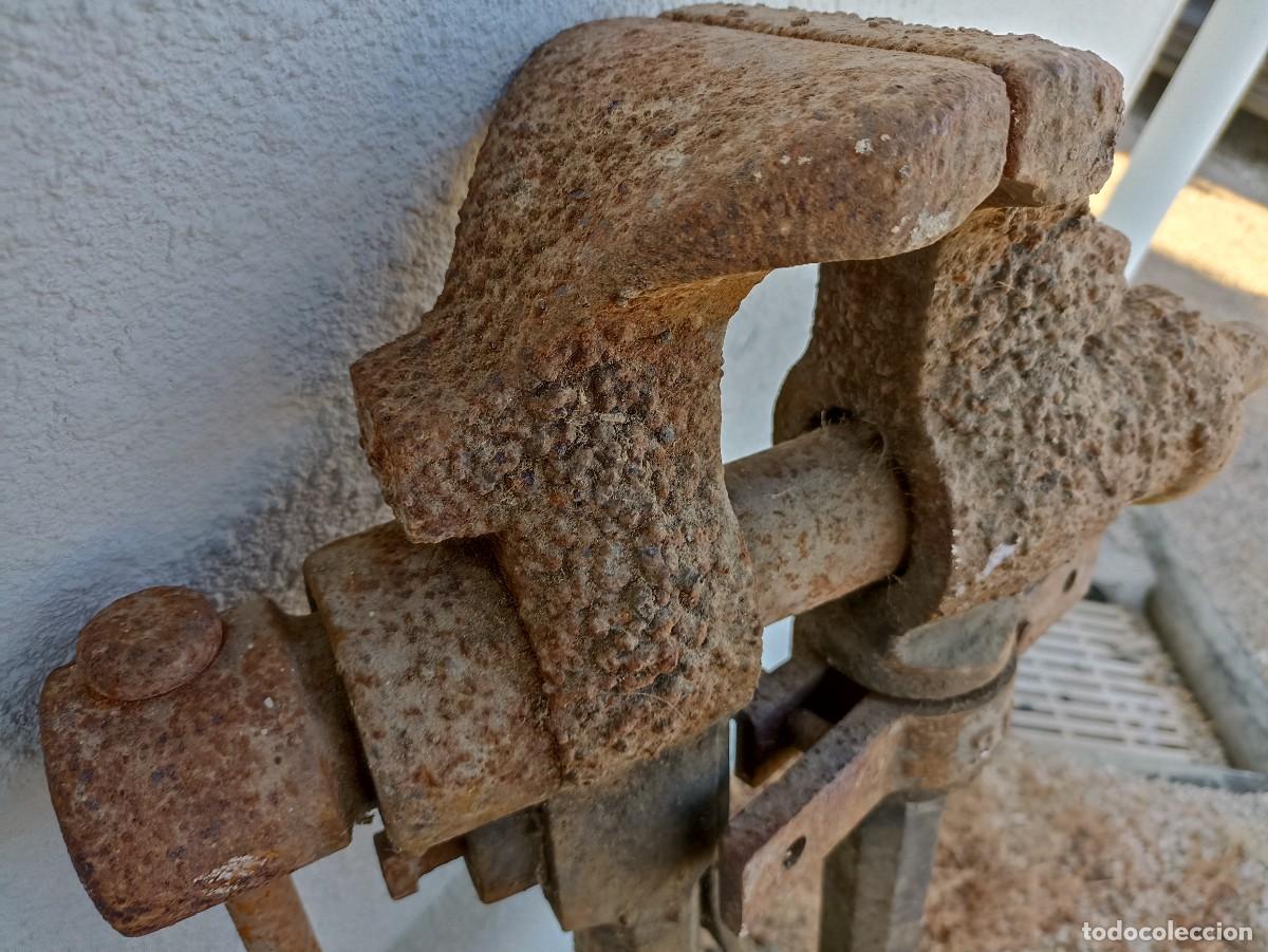 Antig&uuml;edades: Tornillo vertical de herrero, centenario - Foto 4