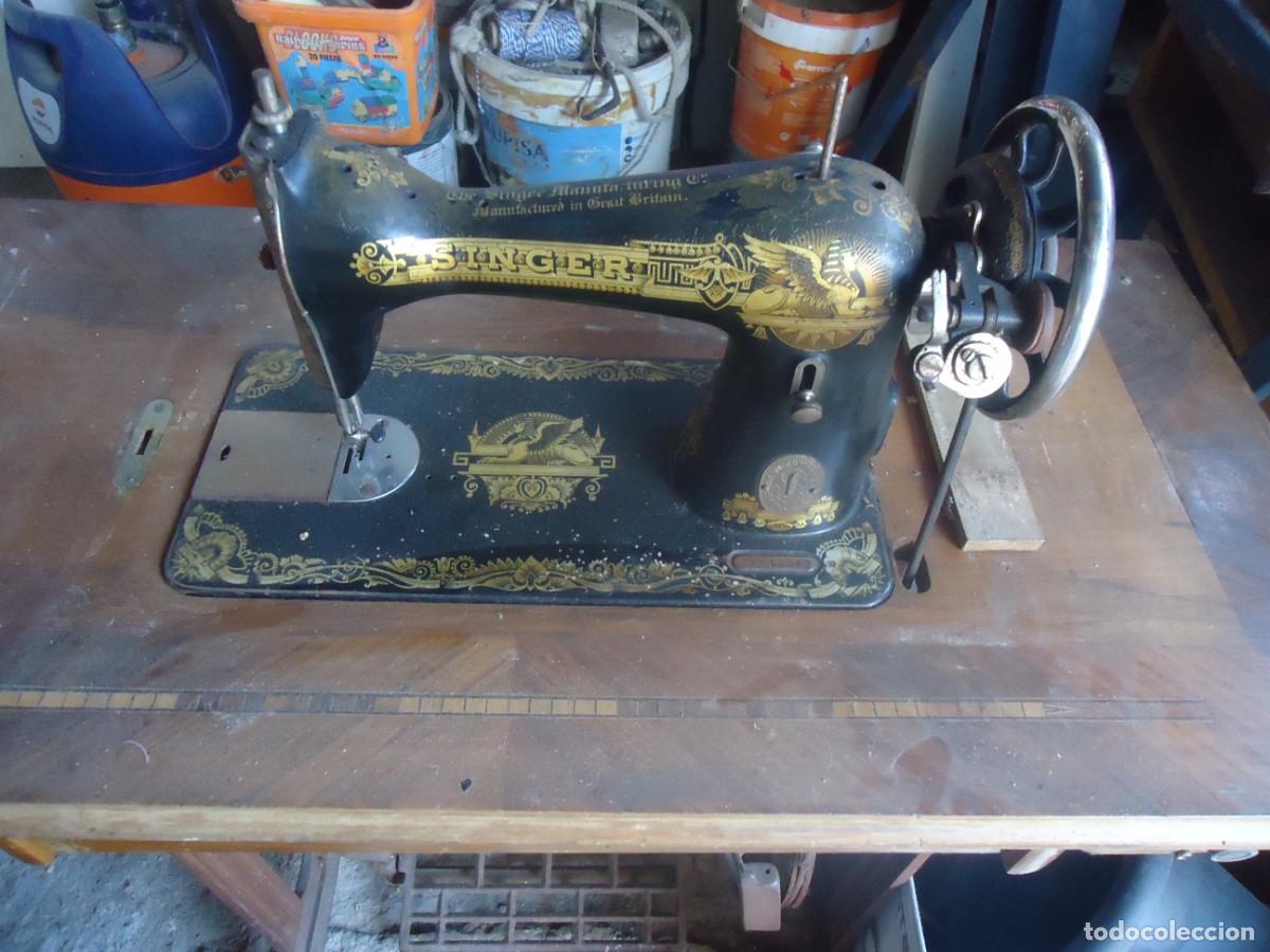 Antiquit&auml;ten: MAQUINA DE COSER SINGER CON MUEBLE