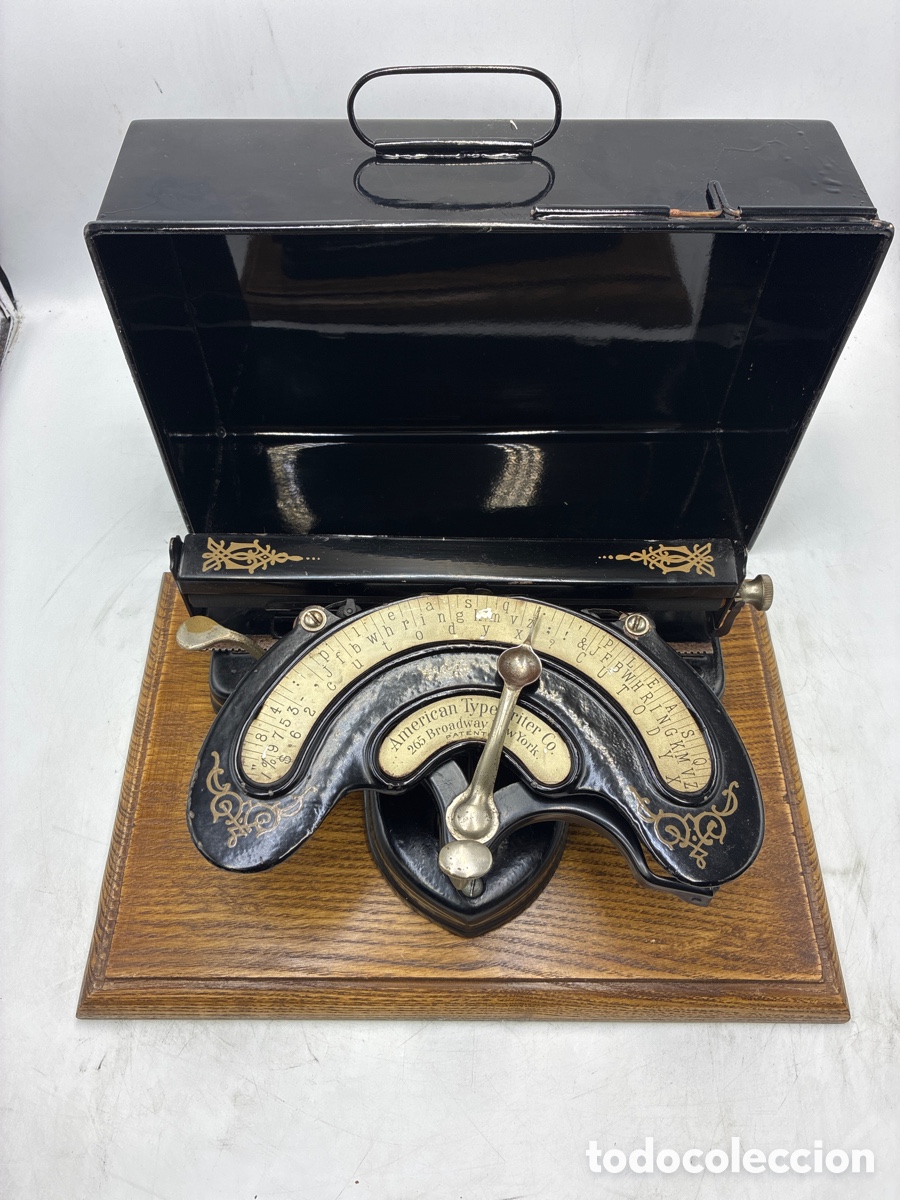 Antig&uuml;edades: M&aacute;quina de escribir American Typewriter.