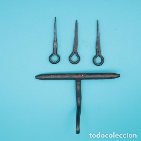 Antig&uuml;edades: Cerrojo de forja artesanal &ndash; Pasador completo-Puertas y ventanas r&uacute;sticas-Muebles antiguos.