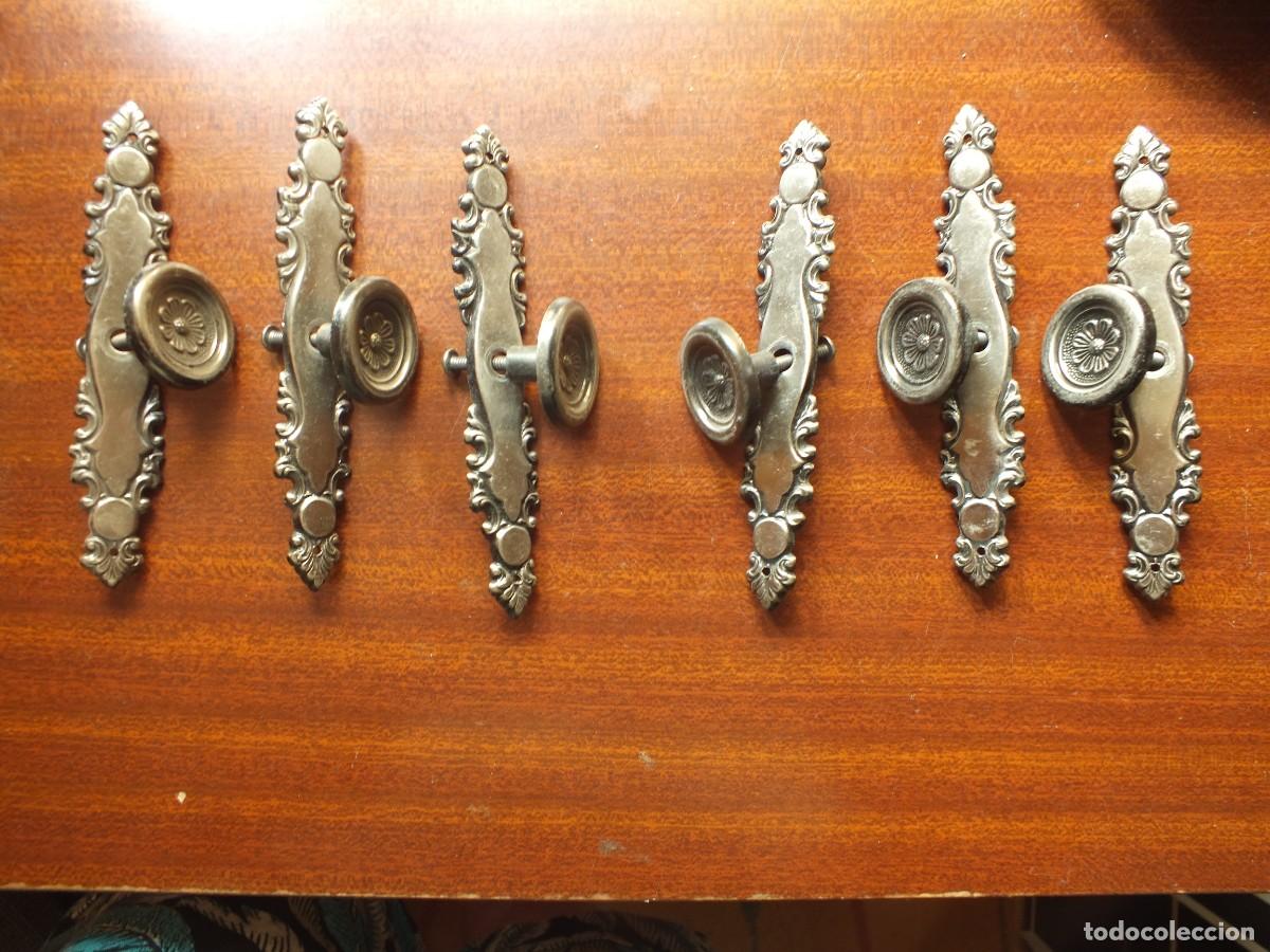 Antig&uuml;edades: TIRADORES POMO CON ESCUDO ORNAMENTADO PARA MUEBLE COMODA CAJ&Oacute;N LOTE DE SEIS