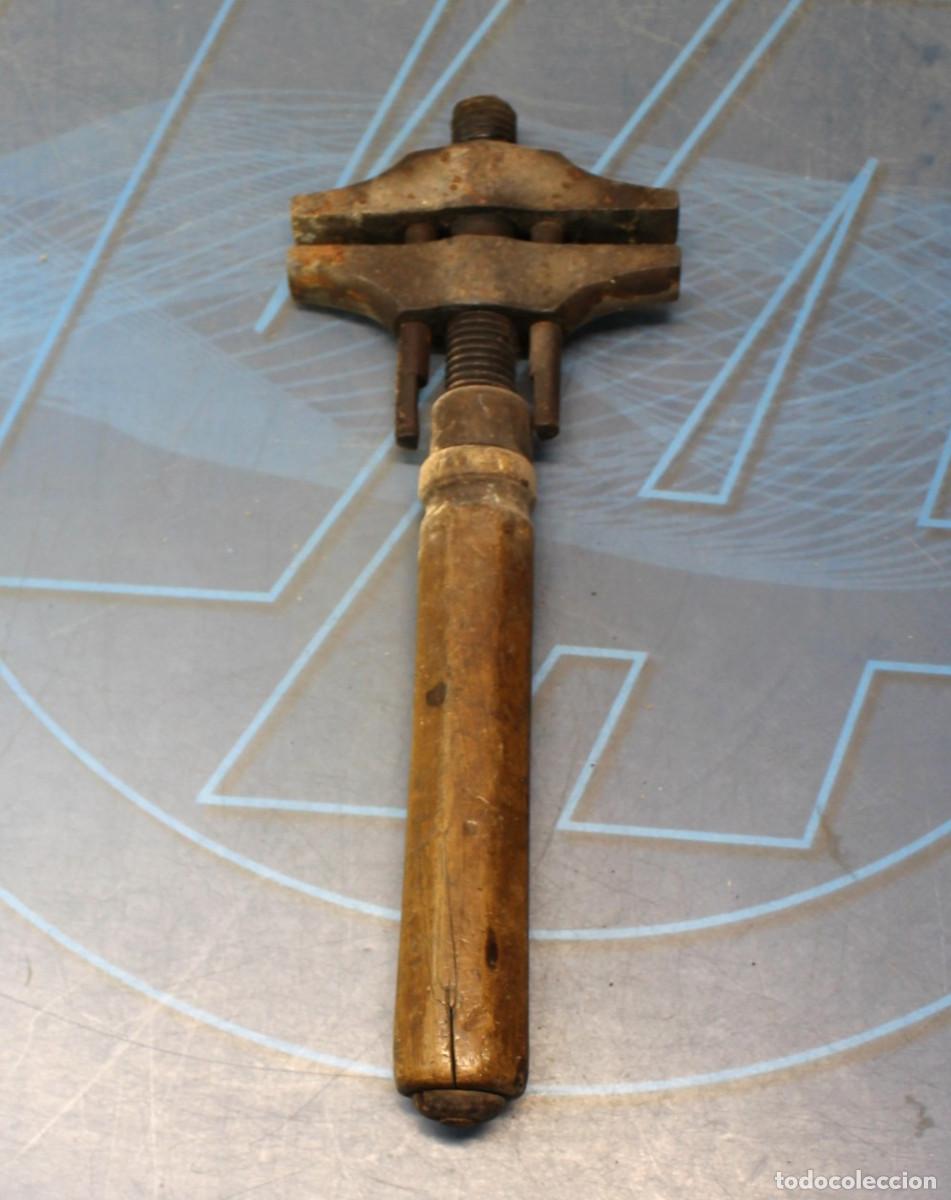 Antig&uuml;edades: Herramienta antigua: Llave ajustable, de tornillo. Llave inglesa.