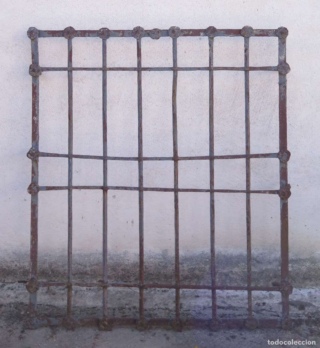 Antig&uuml;edades: REJA DE VENTA. HIERRO FORJADO. SIGLO XIX. ESPA&Ntilde;A