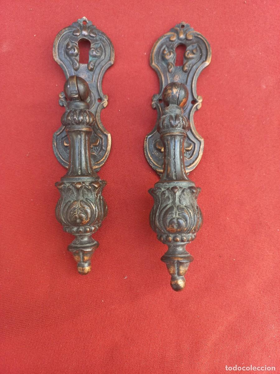 Antig&uuml;edades: 4 tiradores de bronce macizo con bocallave estilo barroco - Foto 6
