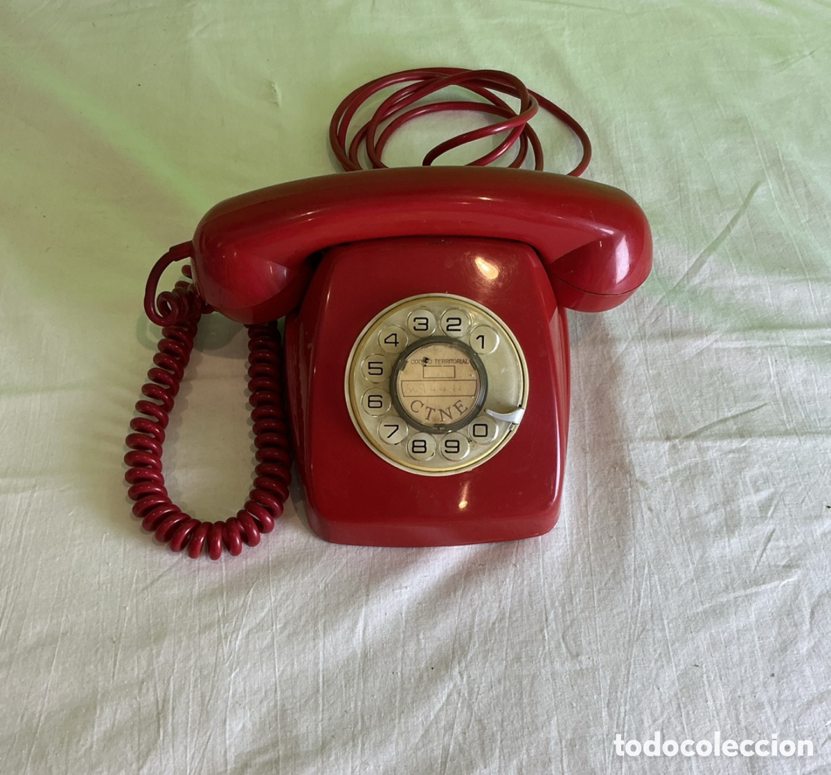 Telefoni: Antiguo tel&eacute;fono rojo CTNE de rueda - tel&eacute;fono color rojo rom&aacute;ntico vintage espa&ntilde;ol a&ntilde;os 70