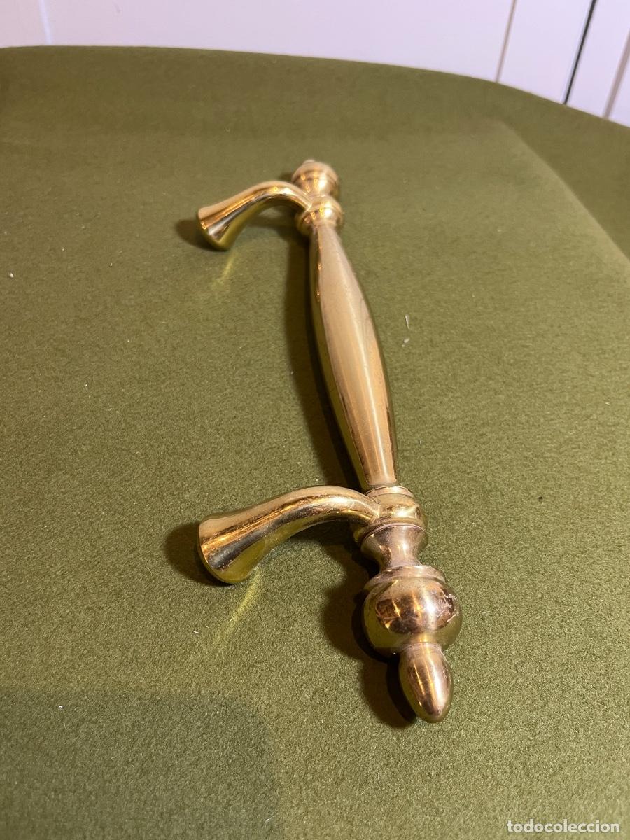 Antiques: Tirador de puerta cl&aacute;sico en lat&oacute;n pulido 25 cm asa para portal puerta de entrada herraje decorativo