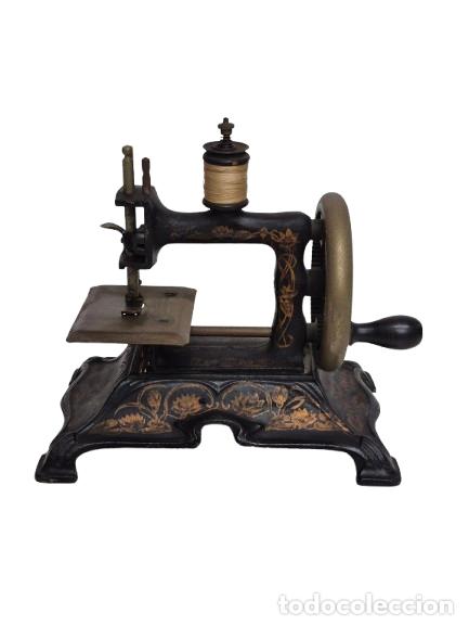 Antiquit&auml;ten: M&aacute;quina de Coser Antigua, Muller N&ordm;12 - F.W. M&uuml;ller, Berl&iacute;n Alemania - A&ntilde;o 1905 - Hierro Fundido