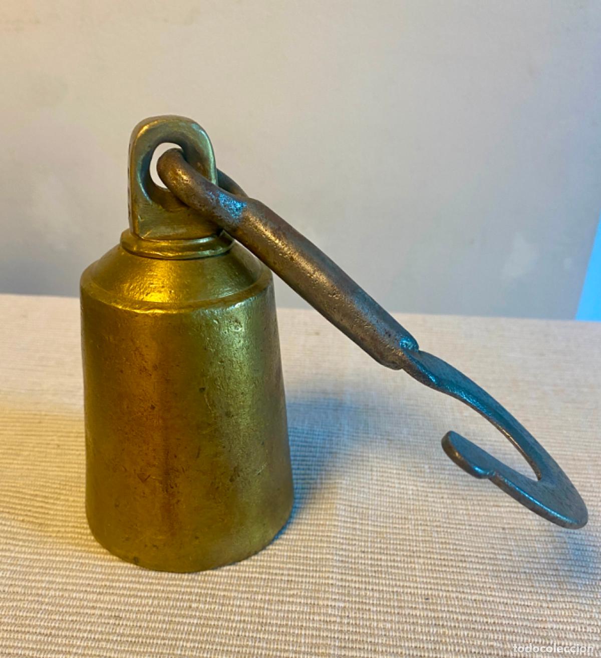 Antig&uuml;edades: ANTIGUA PESA DE HIERRO Y LAT&Oacute;N PARA ROMANA