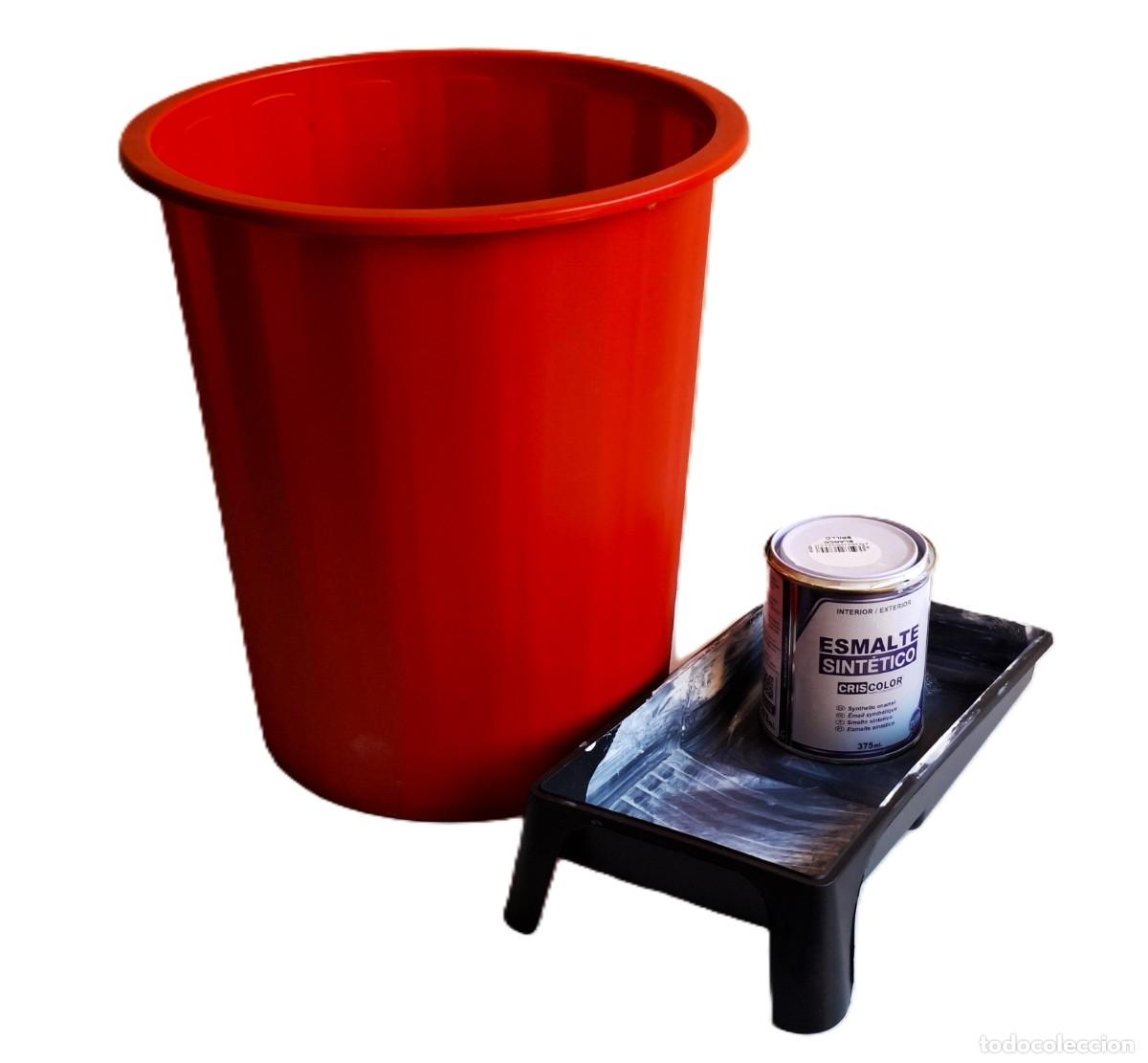 Antig&uuml;edades: SET DE PINTURA VARIOS - CUBO ROJO MIDE 31.CM ALTO X 28.CM DIAMETRO