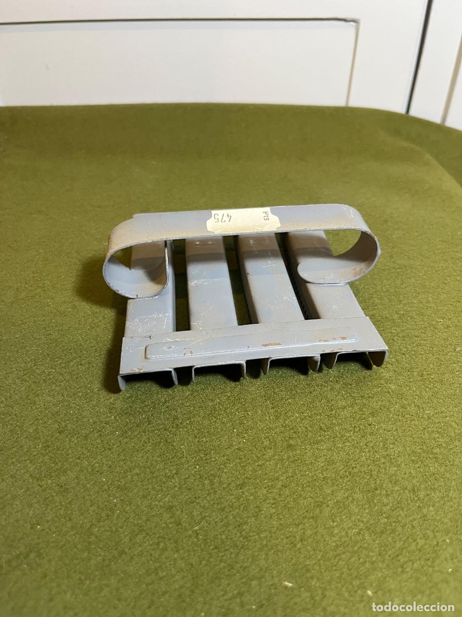 Antig&uuml;edades: Almohaza met&aacute;lica galvanizada de 8 carreras para caballo cepillo de aseo ecuestre vintage hierro her